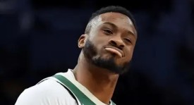 快船伦纳德合同疑云，雄鹿瞄准联手字母哥